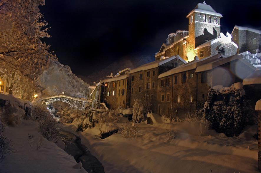 Hotel Restaurant Le Relays Du Chasteau - Logis Hotel Brousse-le-Chateau Exteriér fotografie