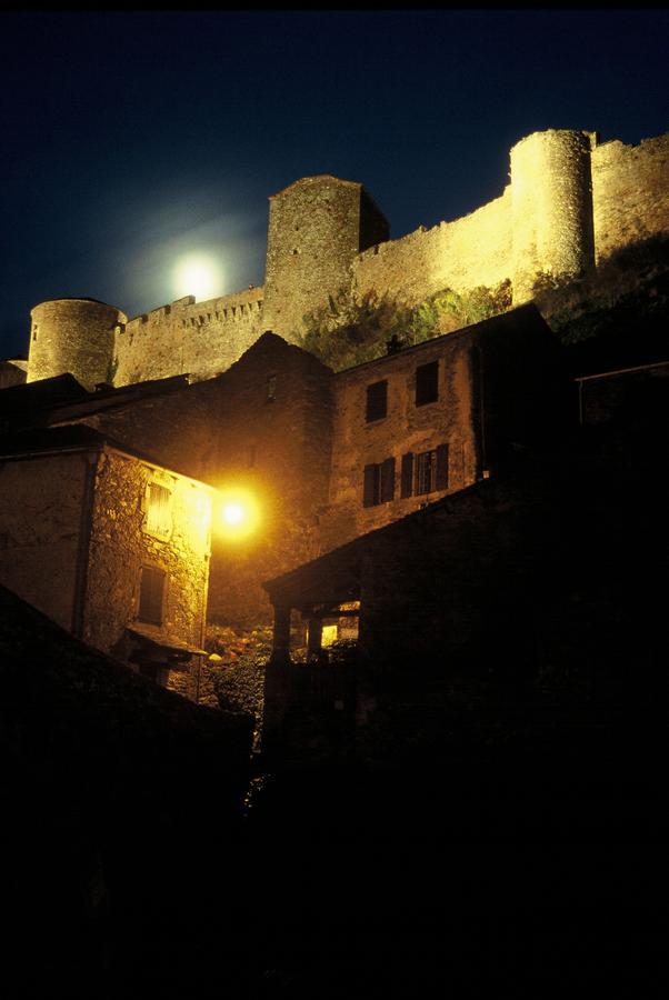 Hotel Restaurant Le Relays Du Chasteau - Logis Hotel Brousse-le-Chateau Exteriér fotografie